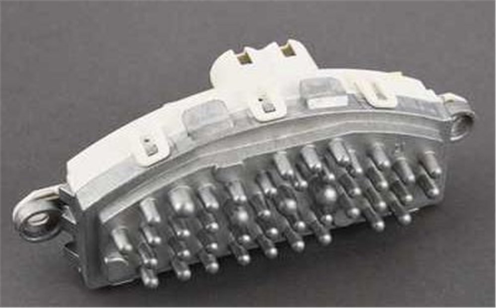 KALORİFER REZİNSTANSI BMW F20,F21,F22,F23,F87,F30,F31,F34,F35,F80,F32,F33,F36,F82,F83,F15,F16,F85,F86,İ8 64119276112