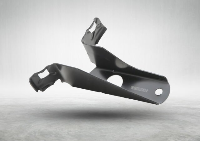 Çamurluk Braketi F34+LCI Ön İç Sağ Ön Taraf; Üst