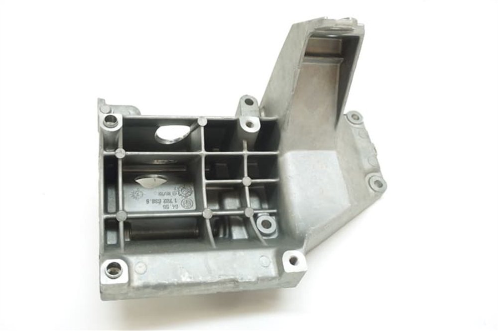 KLİMA KOMPRESÖR AYAĞI BMW E34,E32,E31 64551702640