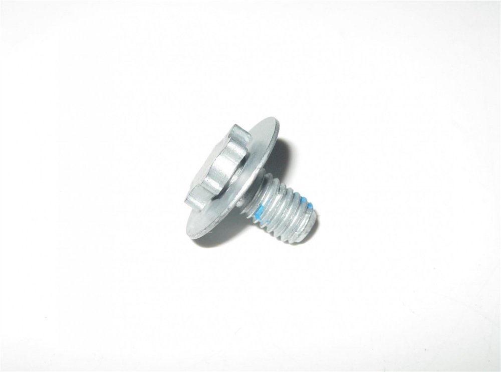 TORX CİVATASI BMW 51458166995