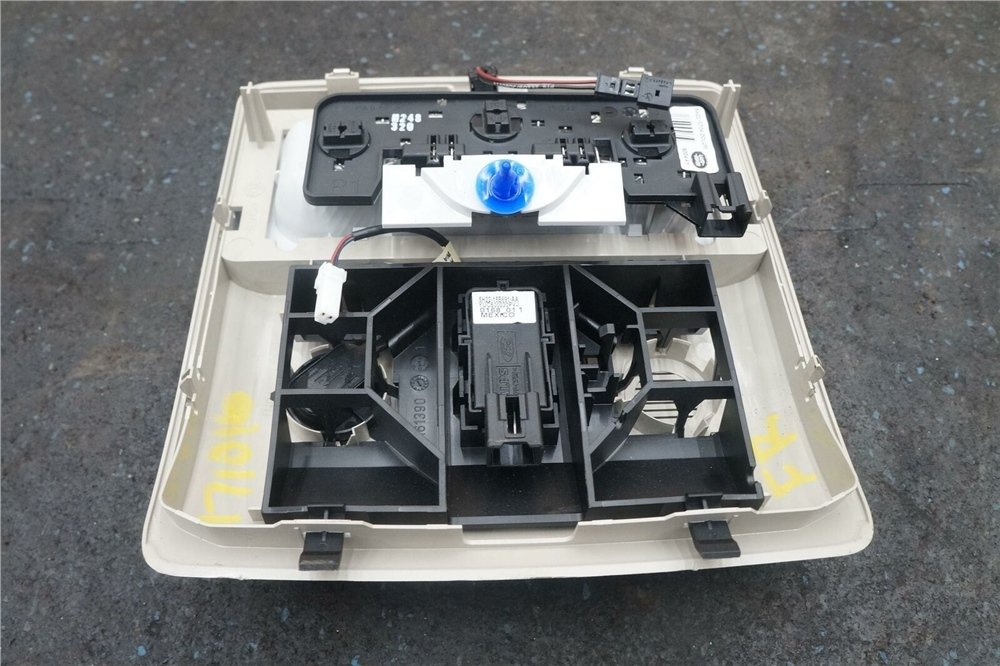 TAVAN LAMBASI ÖN DISCOVERY4 LAND ROVER LR030725