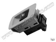 Cam Düğmesi E90+LCI X5:E70+LCI X6:E71 Ön Sağ; Arka Sol/Sağ; Gri Çerçeveli (E87+LCI:Arka) - 61316945875