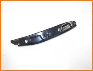 Tampon Bağlantı Braketi Ön Sağ Super B 08-13 3T0807184