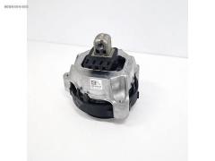 Bmw G30 B48 Sol Motor Kulağı  22116860487 22116860487
