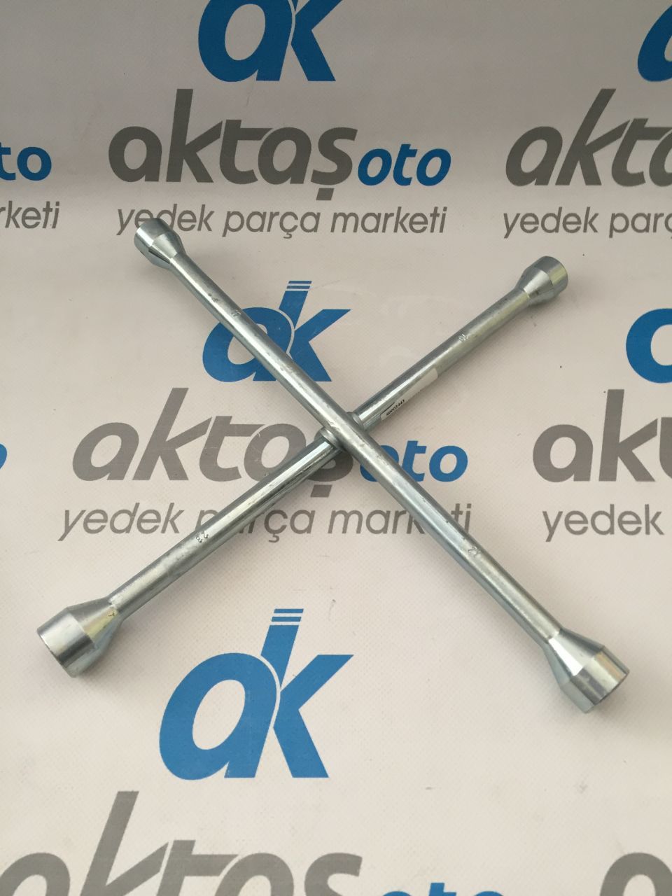 Bijon Anahtarı Dörtlü Üniversal