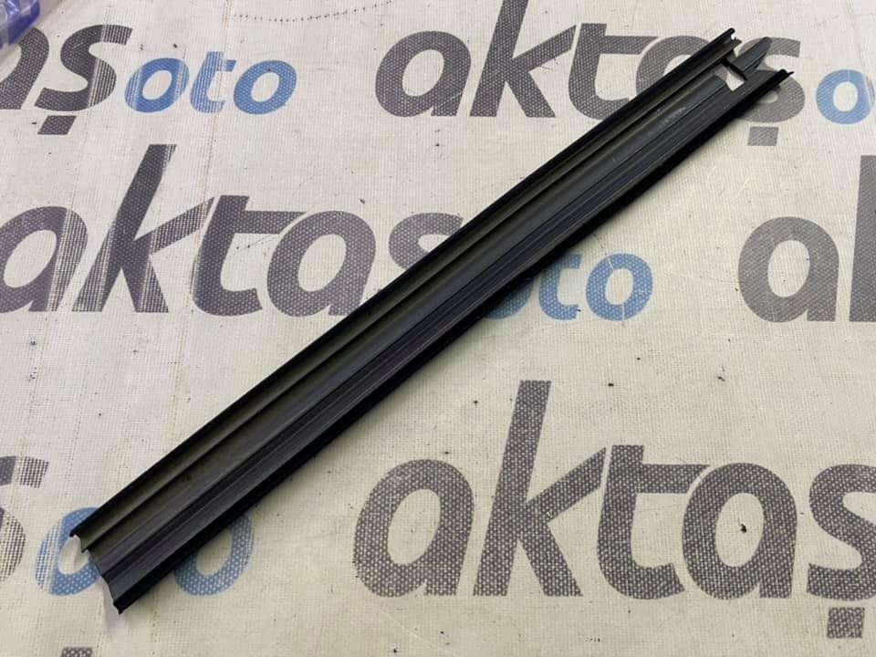 Fiat Tipo Tempra Sağ Arka Kapı Kelebek Cam Direk Fitili