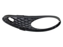 Tampon Izgarası W203 Ön Sağ; Kapalı 2000-04