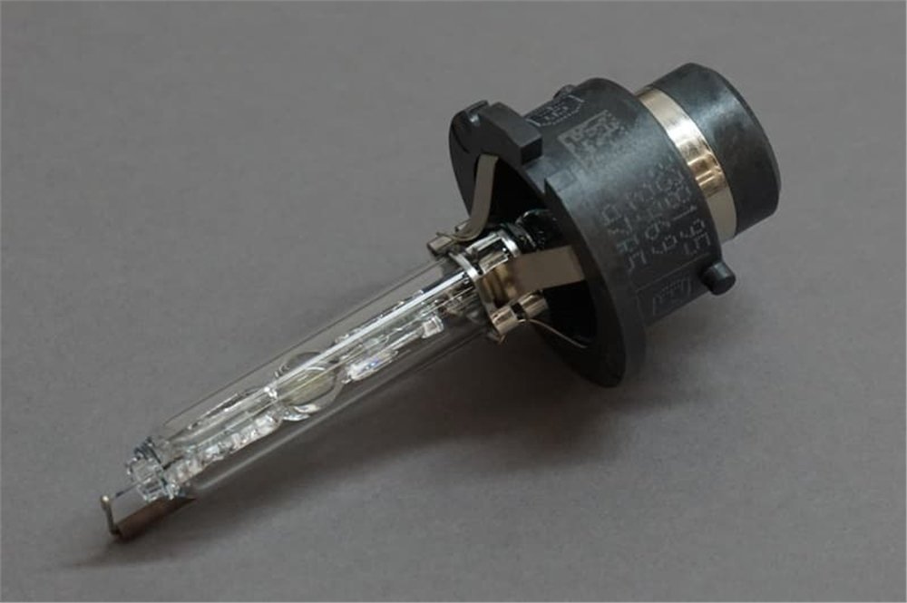 AMPUL XENON BMW D2S E46,E39,E60,E61,E63,E64,E38,E65,E66,R50,R52,R53,E83,E53,E52,E85,E86 63217160806