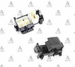 Düğme Cam Açma Corolla 06-19 Ön Sağ / Rav4 / Yarıs 06-20 / Aurıs 07-20 8481052030