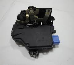 Kapı Kilidi Arka Sağ Golf 5 - Jetta/Caddy/Octavia  2005-10 7L0839016D